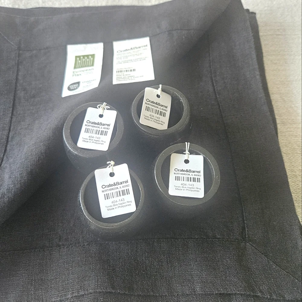 Crate&Barrel Black Linen Napkin Set